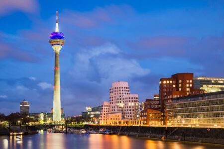 Düsseldorf bei Nacht