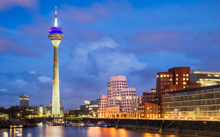 Düsseldorf bei Nacht